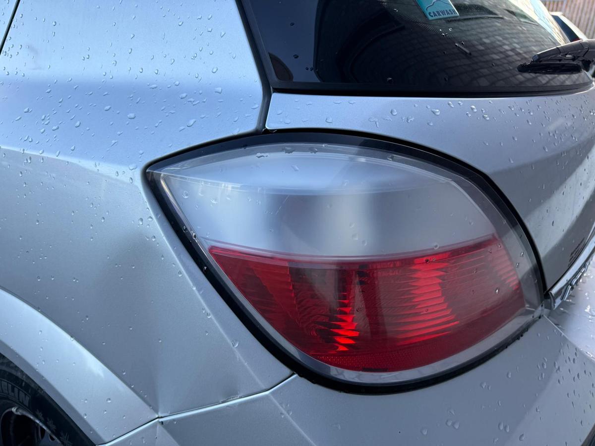 Opel Astra H original Rücklicht Rückleuchte links Fließheck Vorfacelift BJ04